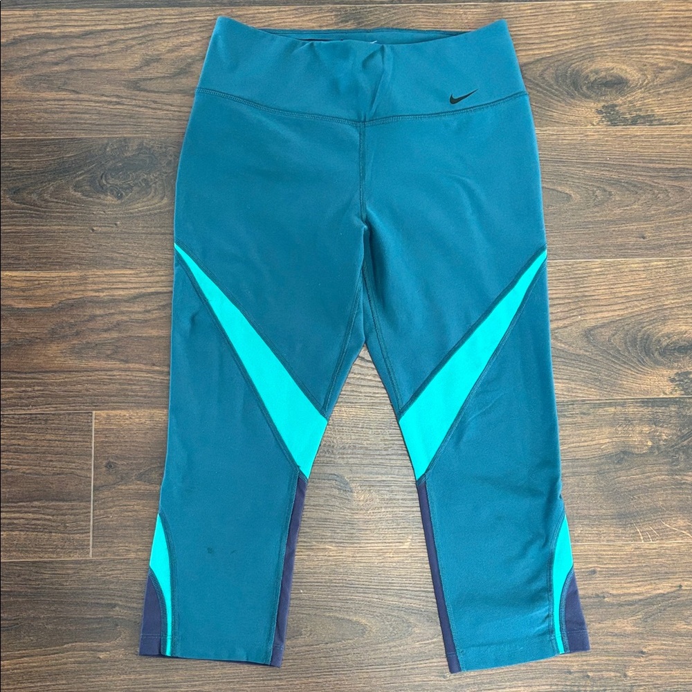 Nike dri fit capri leggings
